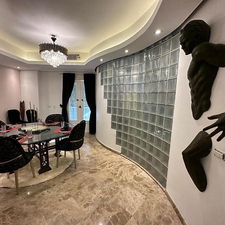 Modern 1-Bedroom Apartment In Zamalek Visits Allowed カイロ エクステリア 写真