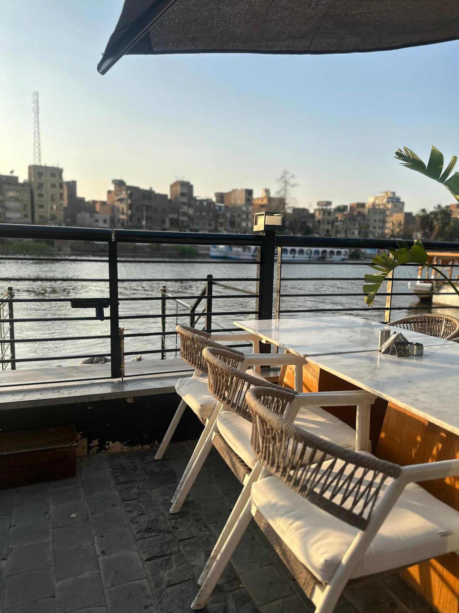 Modern 1-Bedroom Apartment In Zamalek Visits Allowed カイロ エクステリア 写真