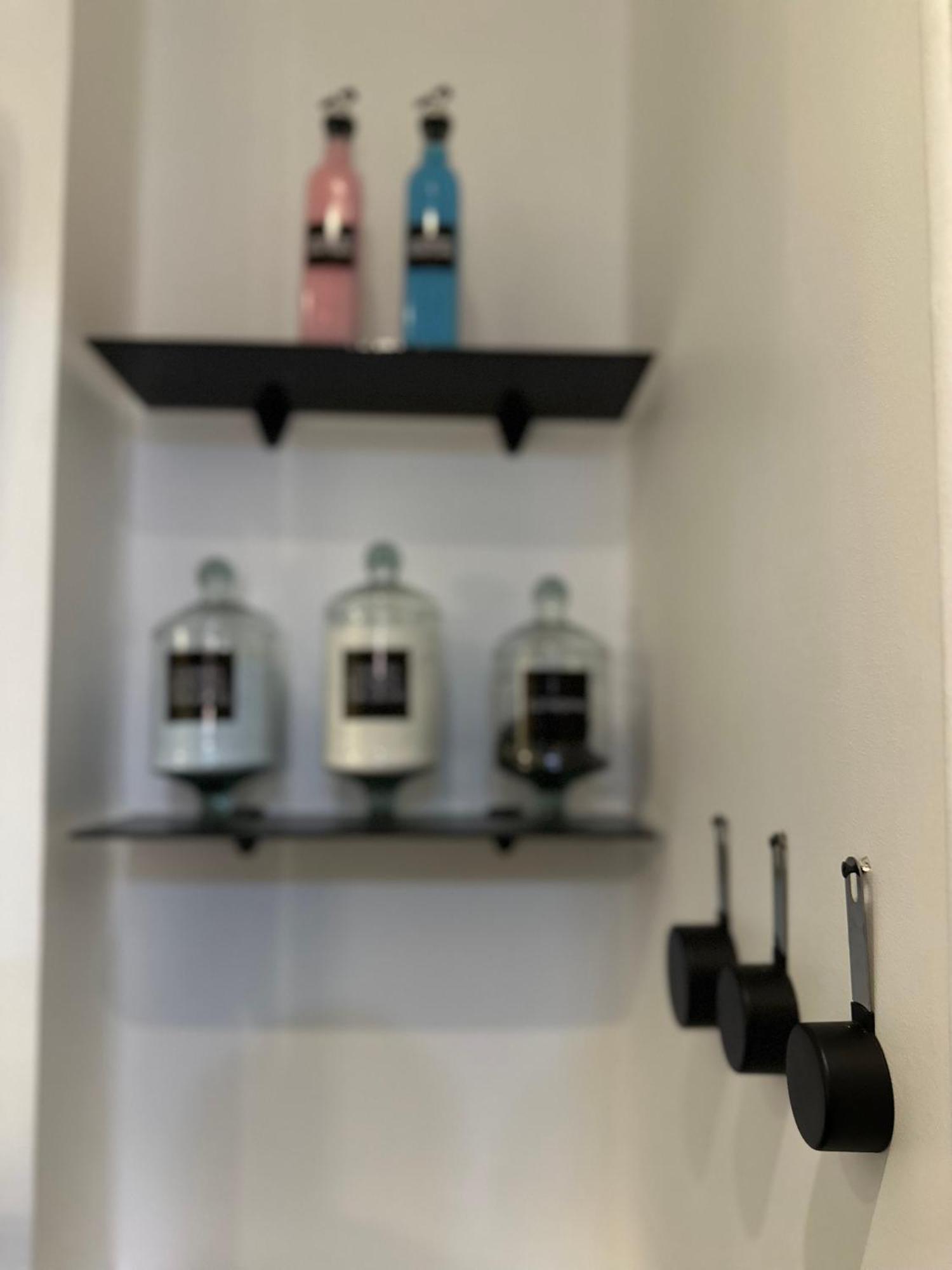Modern 1-Bedroom Apartment In Zamalek Visits Allowed カイロ エクステリア 写真