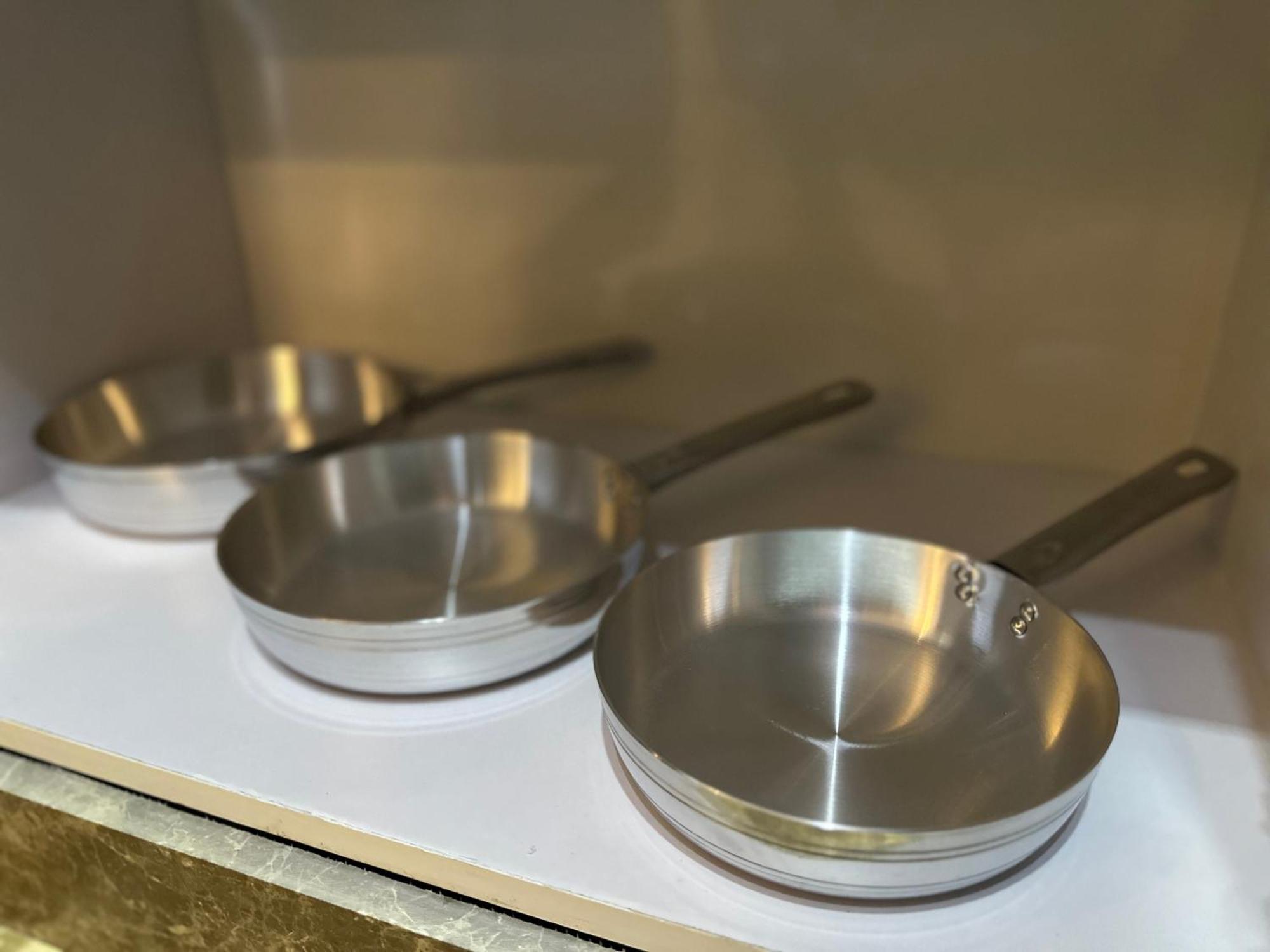 Modern 1-Bedroom Apartment In Zamalek Visits Allowed カイロ エクステリア 写真