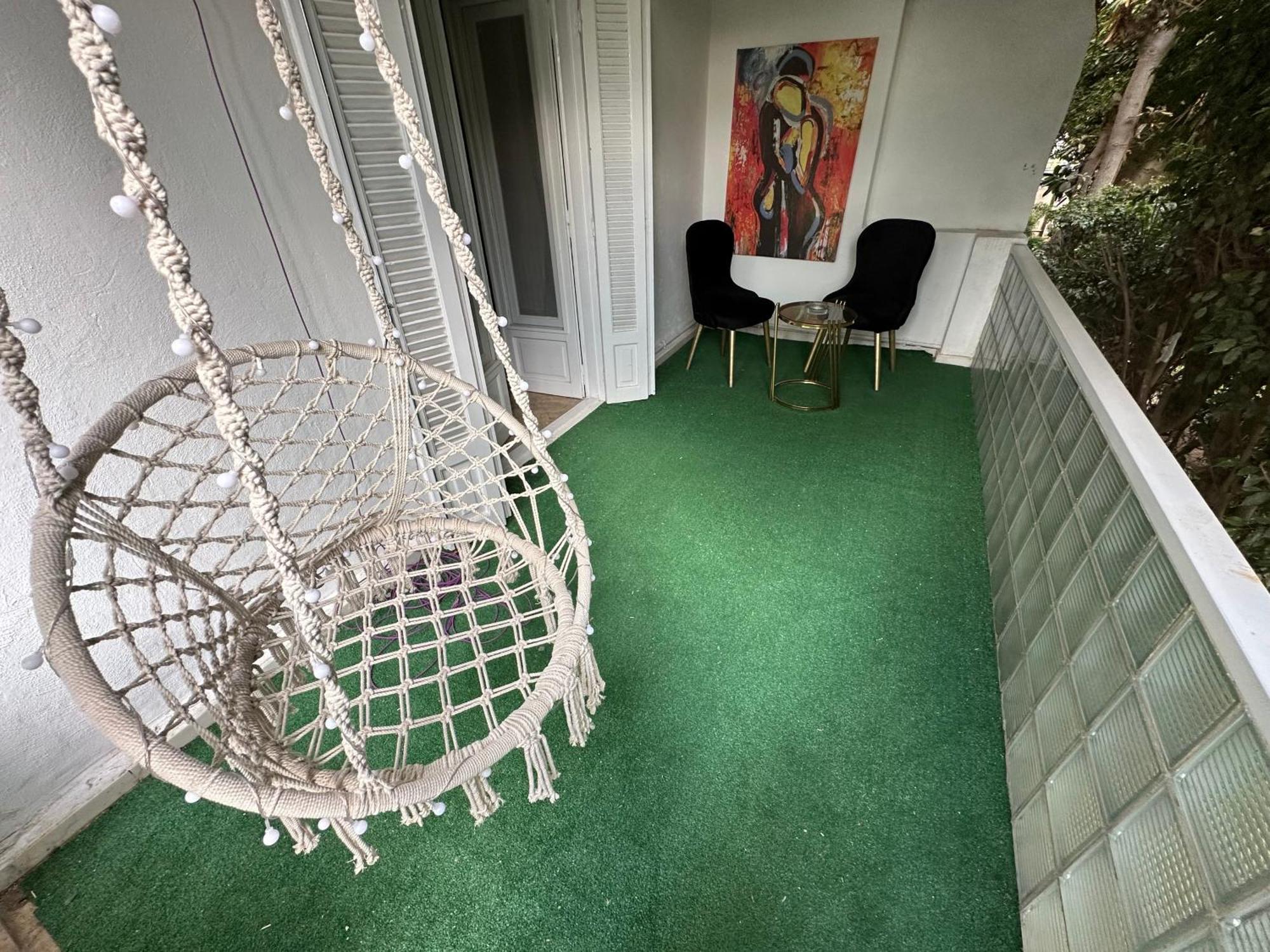 Modern 1-Bedroom Apartment In Zamalek Visits Allowed カイロ エクステリア 写真