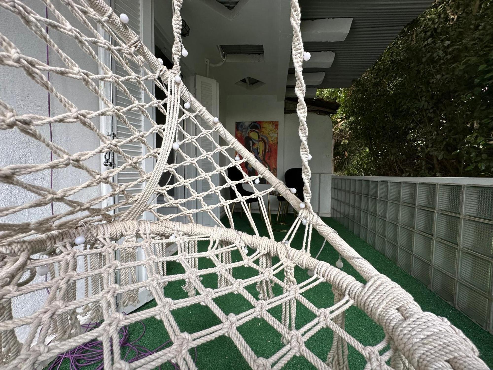 Modern 1-Bedroom Apartment In Zamalek Visits Allowed カイロ エクステリア 写真