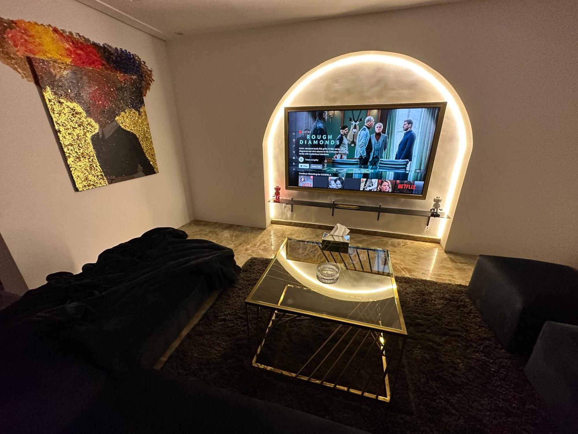 Modern 1-Bedroom Apartment In Zamalek Visits Allowed カイロ エクステリア 写真
